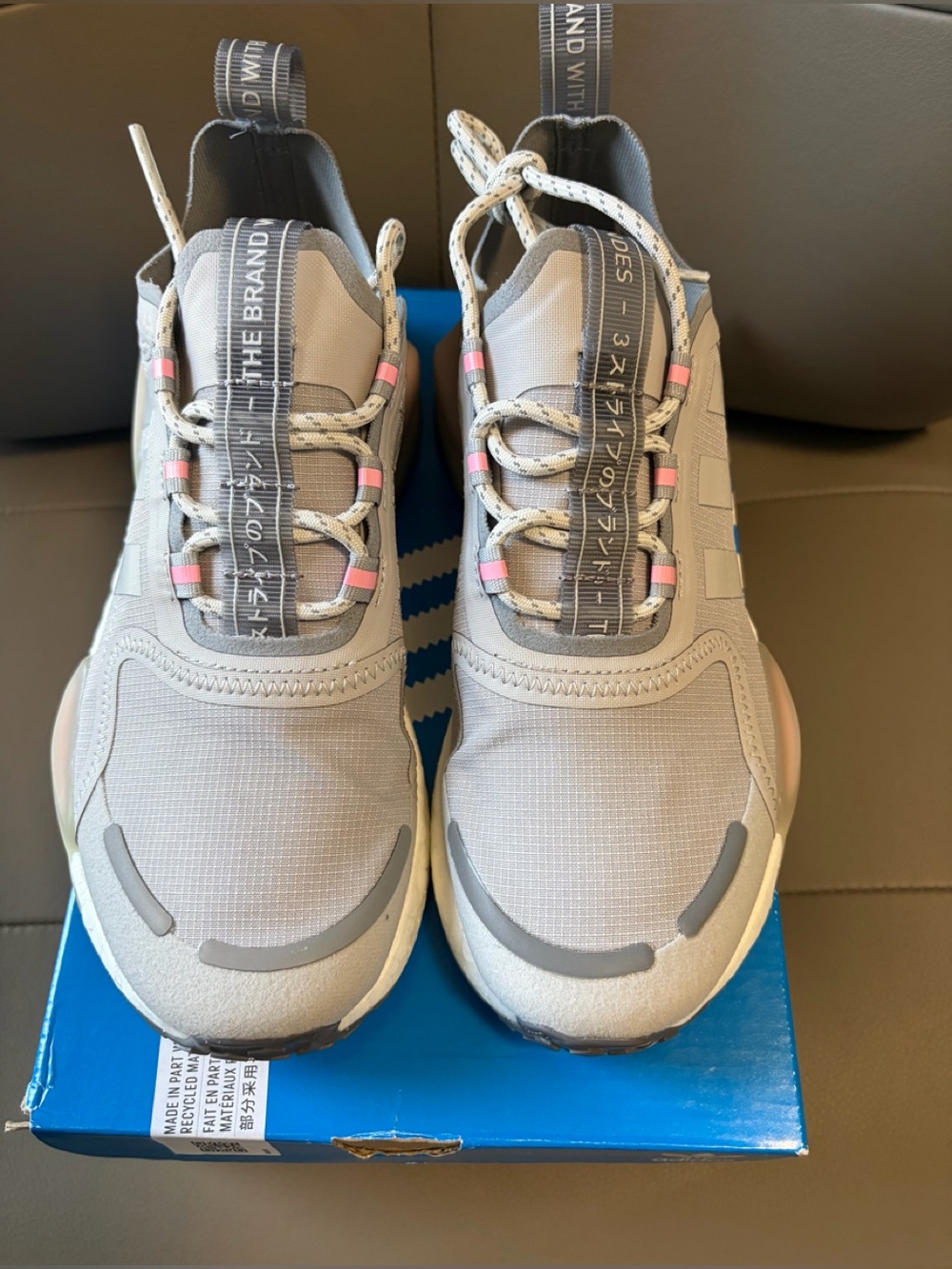 BNWB GRADE SCHOOL BIG GIRLS ADIDAS NMD_V3 J GRAY/WHITE/PINK #GX9805 US SIZE 4.5Y